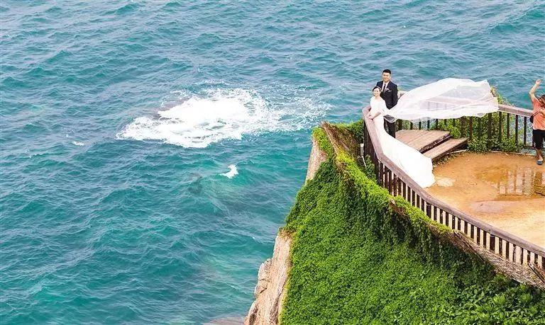 2023芒果台杀疯了？“音色流氓”降维打击，“过气歌手”掀翻全网