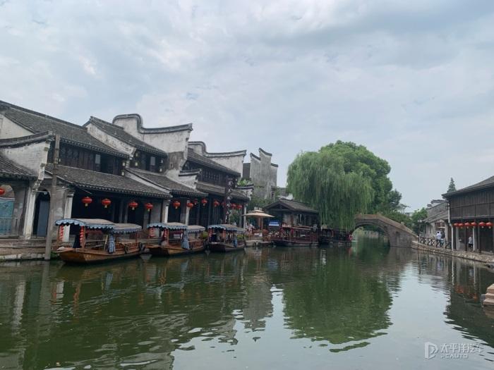 剩米饭巧做黄灿灿的米锅巴,一上桌就被小孩子一扫而光,快来学!