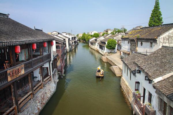 西吉大山深处的篮球场，黄土地上最接地气的“村BA”