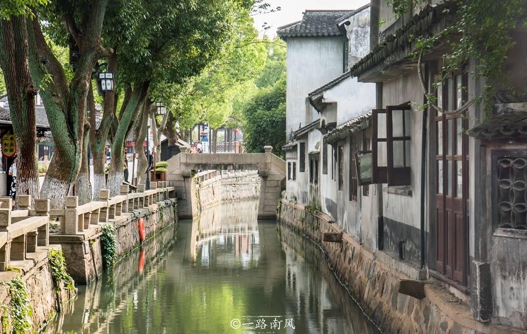 迷失在黑洞里